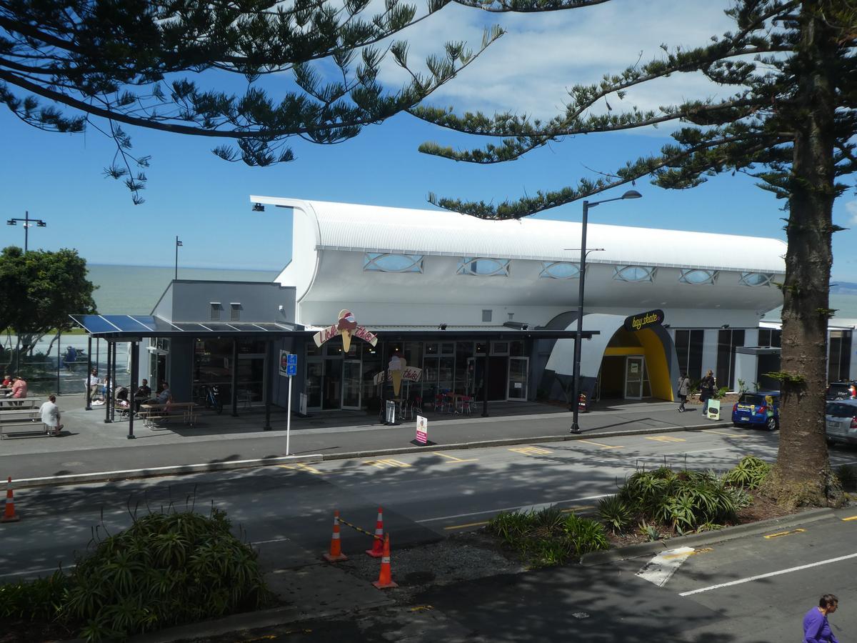 Sea Breeze Hotel Napier Exterior photo