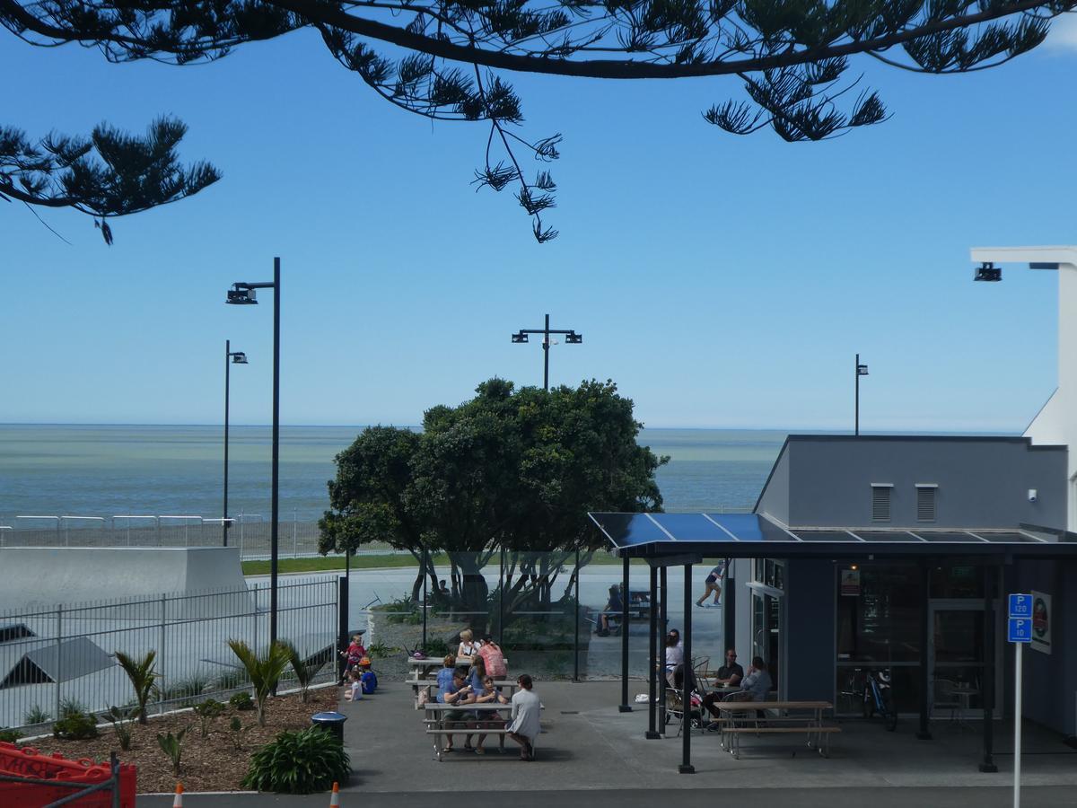 Sea Breeze Hotel Napier Exterior photo